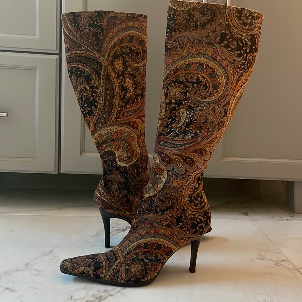 knee high boots with 3.5 inch heel like new
